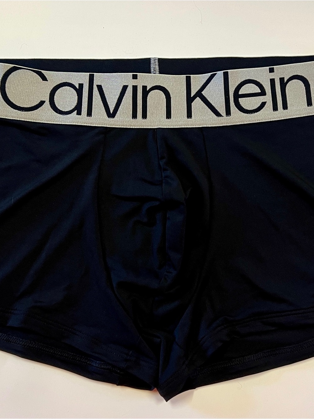 Calvin Klein Men’s Black Low Rise Trunk with Contrast Logo Waistband